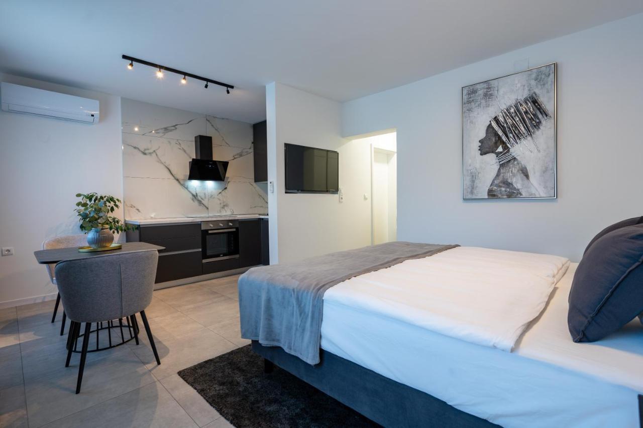 Apartments & Room Forest Слуни Екстериор снимка