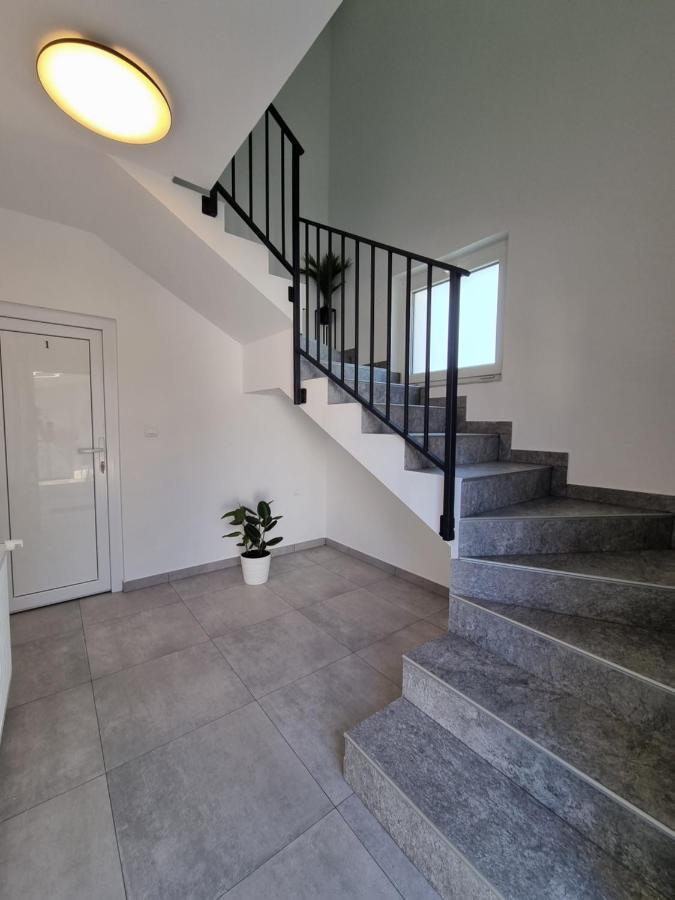 Apartments & Room Forest Слуни Екстериор снимка