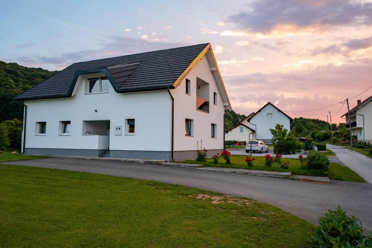 Apartments & Room Forest Слуни Екстериор снимка