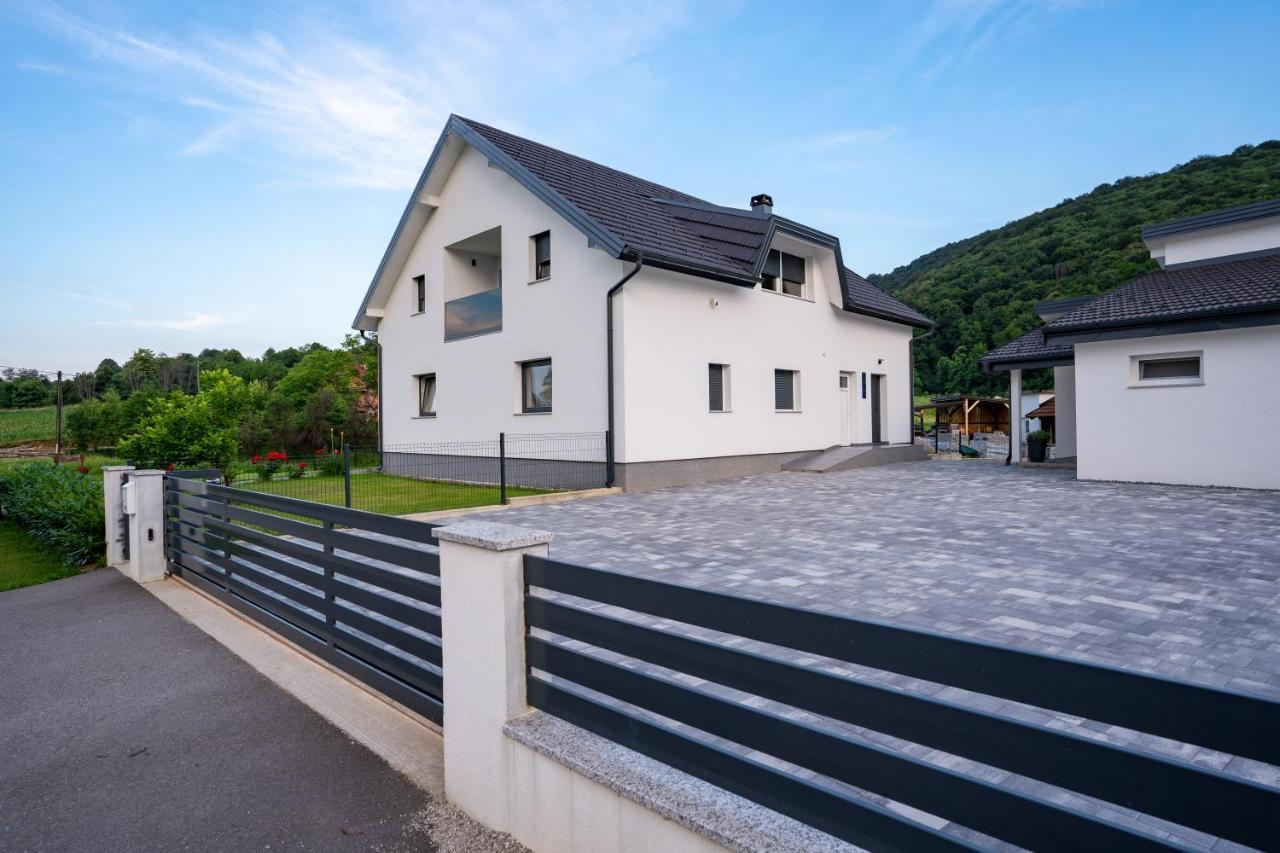 Apartments & Room Forest Слуни Екстериор снимка