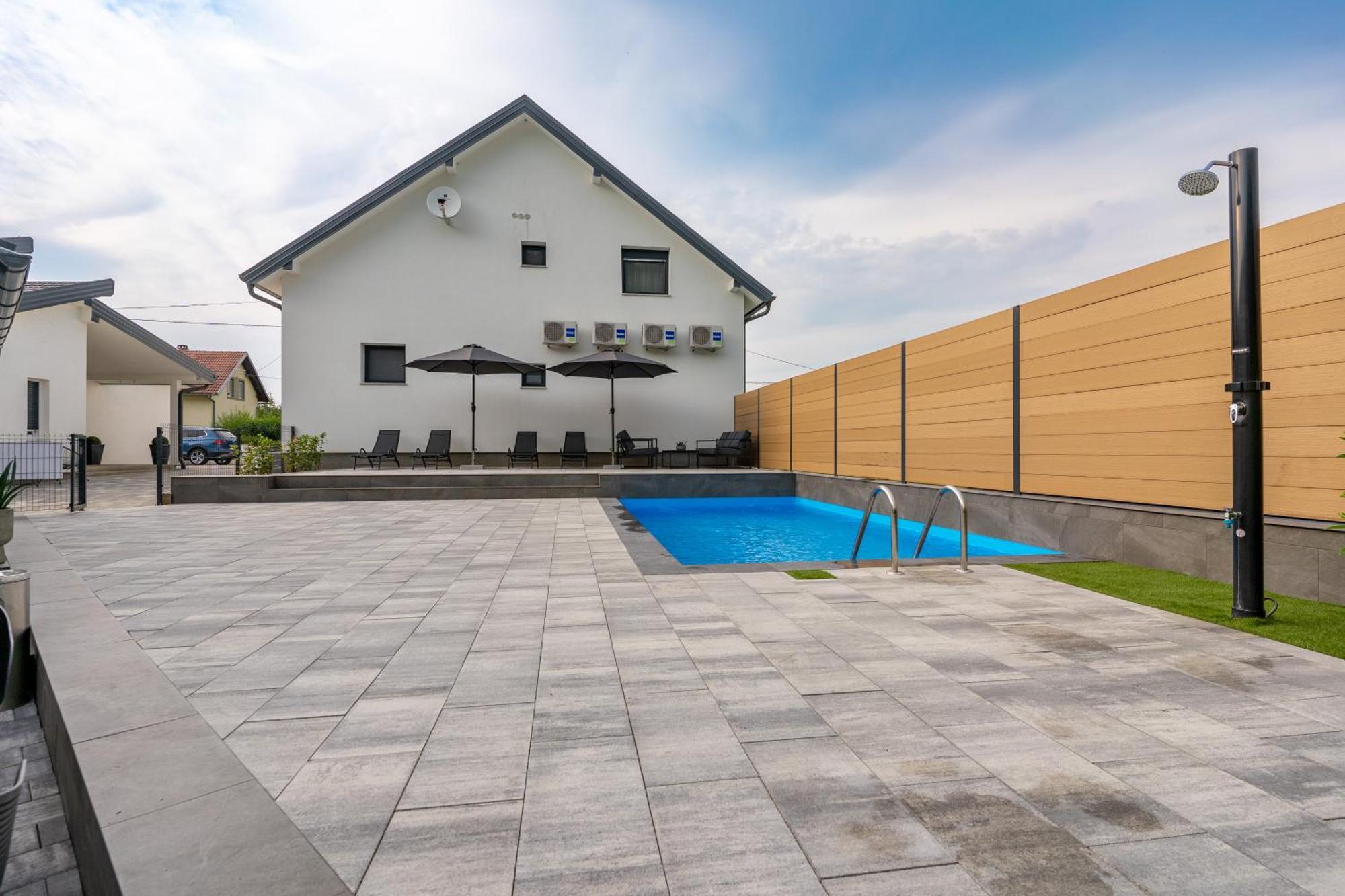 Apartments & Room Forest Слуни Екстериор снимка
